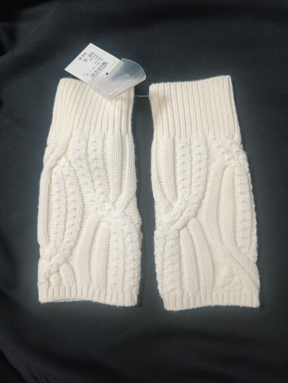 Club Monaco Ivory Cable-Knit Fingerless Gloves